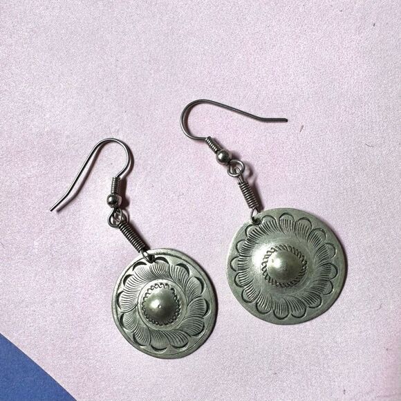 Silver tone round disc drop earrings Jewelry - Silver tone round disc drop earrings